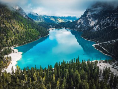a fantastic view on the braies lake