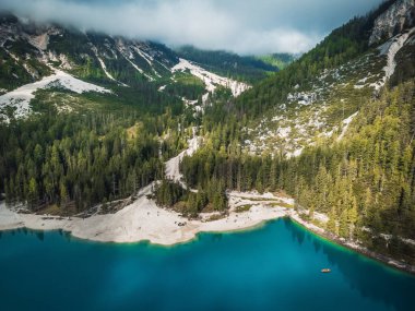 a fantastic view on the braies lake