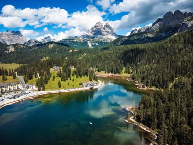 a fantastic view of misurina lake