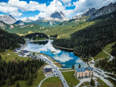 a fantastic view of misurina lake
