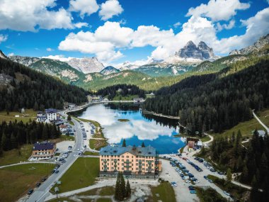 a fantastic view of misurina lake