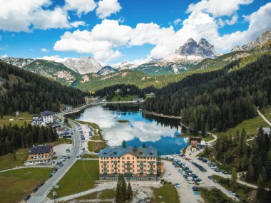 a fantastic view of misurina lake