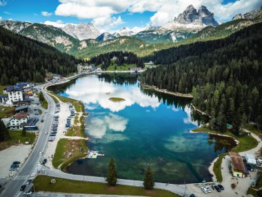a fantastic view of misurina lake