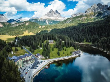 a fantastic view of misurina lake
