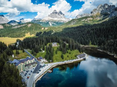 a fantastic view of misurina lake