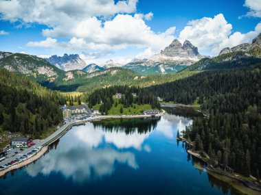 a fantastic view of misurina lake