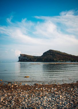 Garda Gölü 'ndeki Conigli Adası' nın muhteşem manzarası