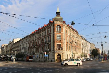 Krakow Polonya: Krakow caddesinde taksi servisi Bolt.