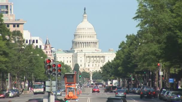 Наклон от флага США до Мемориала Иводзимы — стоковое видео