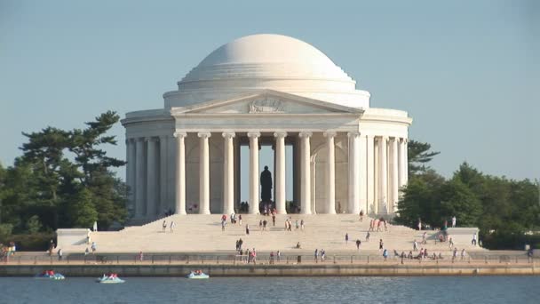 Incline hacia abajo de nosotros bandera en iwo jima memorial — Vídeos de Stock