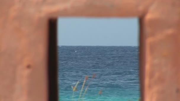 Cabañas de esclavos rojos en Bonaire, Antillas Holandesas — Vídeo de stock