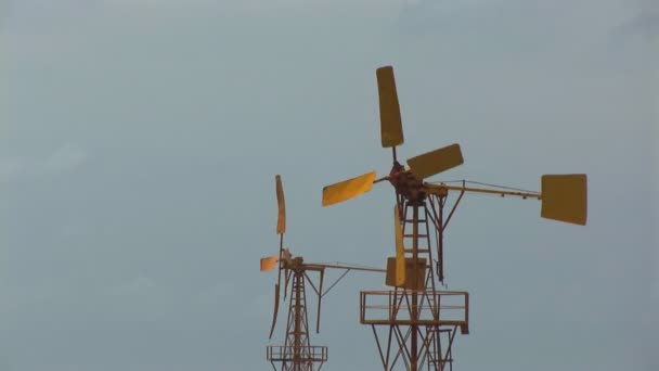 Molino de viento en Bonaire, Antillas Holandesas — Vídeos de Stock