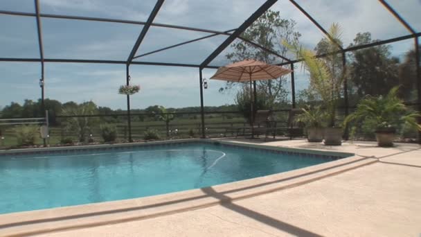 Piscina residenziale — Video Stock