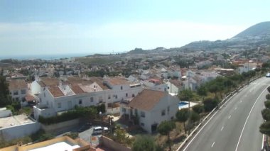 mahalle üzerinde uçan