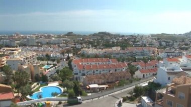 mahalle üzerinde uçan