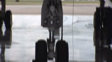 iniş takımı ve kokpit