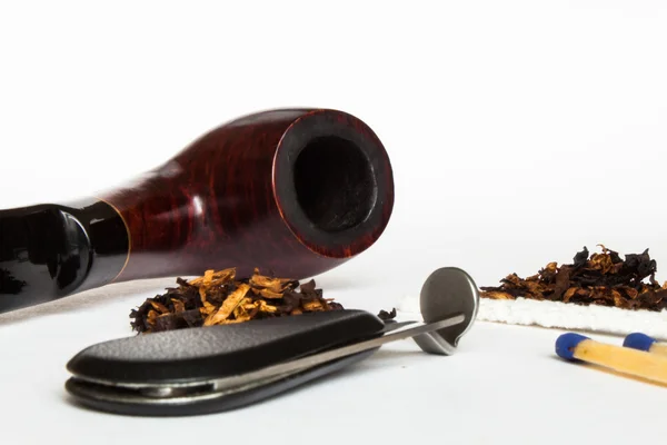 Smoking pipe and tobacco — Stock Photo, Image