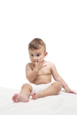 Bebek yatağı üzerinde oturma