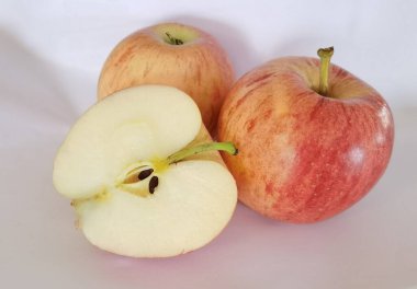 elma meyvesi beyaz arkaplan için taze izole 