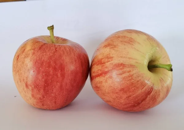 Äpple Frukt Röd Färsk Isolerad För Vit Bakgrund — Stockfoto
