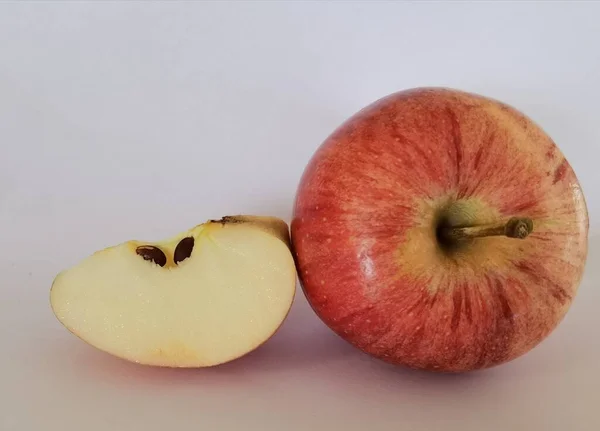 Jabłko Owoce Czerwone Świeże Izolowane Białym Tle — Zdjęcie stockowe