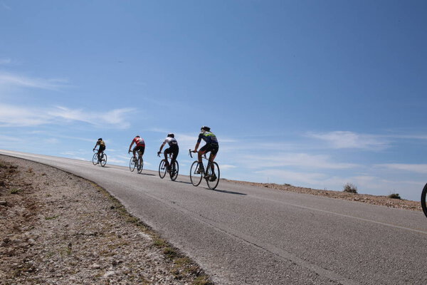 РЕДАКЦИЯ: ИОАННИЯ, ГРИЦА, 3 ОКТЯБРЯ 2021, БИКЕРЫ БИКЕС НА УФИЛЛЛЕ НА ДОРОГЕ МИТСИКЕЛИ В АВГУСТЕ