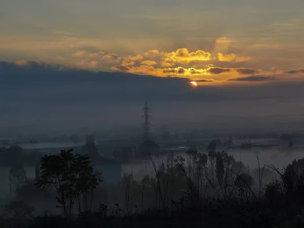 Sonnenaufgang Nebel Kälte Winter Und Strommasten Ioannina Stadt Griechenland — Stockfoto