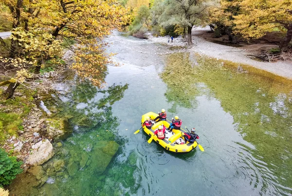 Voidomatis Folyó Ariszti Falu Fák Rafting Hajók Őszi Szezonban Ioannina — Stock Fotó