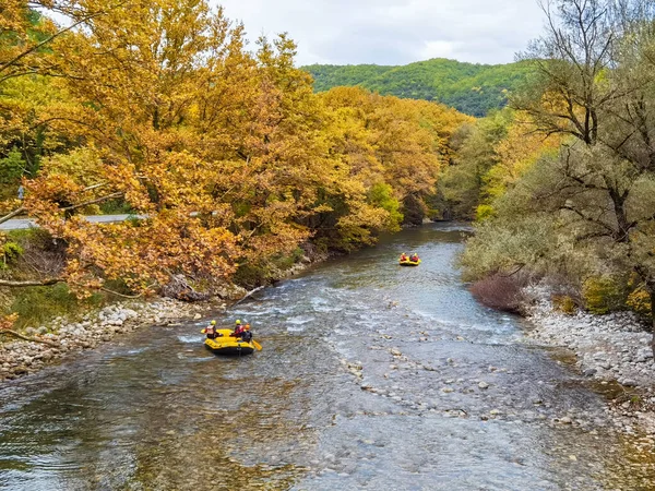 Voidomatis Rivière Dans Aristi Village Arbres Rafting Bateaux Automne Saison — Photo