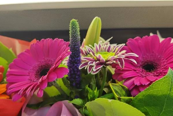 Blumensträuße Lebendige Mnany Nahaufnahme Für Hintergrund Einzelhandel Verkaufen — Stockfoto