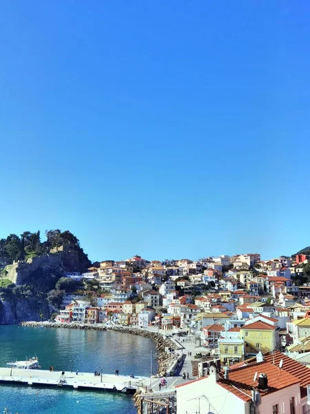 Parga Cidade Grego Resort Turístico Casas Telhados Mar Grécia — Fotografia de Stock
