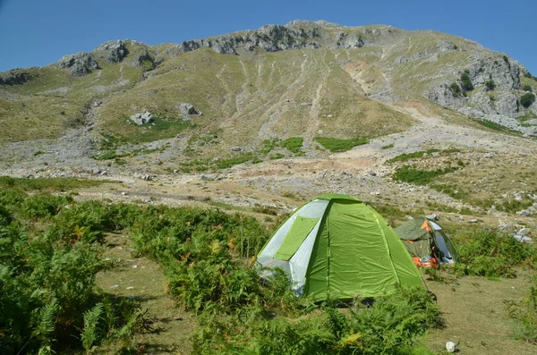 テントテント山キャンプテオドリアナ村ギリシャ — ストック写真