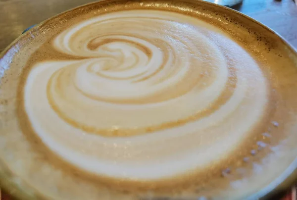 カフェカプチーノ朝の喫茶店で — ストック写真