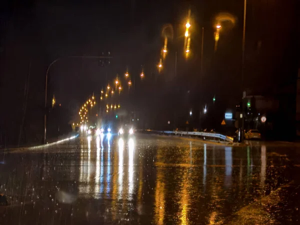 Carretera Lluvia Noche Luces Coche Abulance Tráfico Transporte Vida Nocturna — Foto de Stock