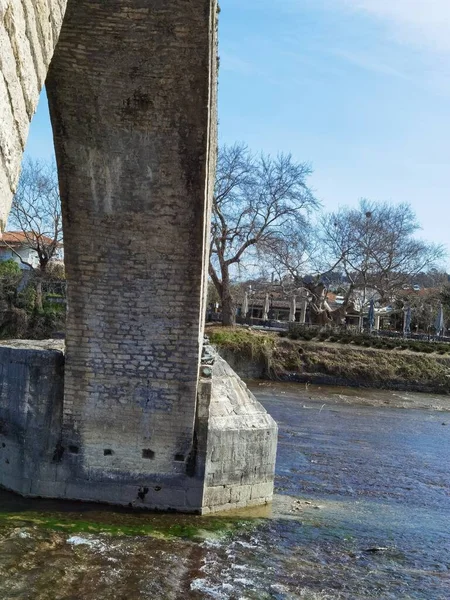 Ponte Arco Costruito Pietre Nella Città Arta Sul Fiume Arahthos — Foto Stock