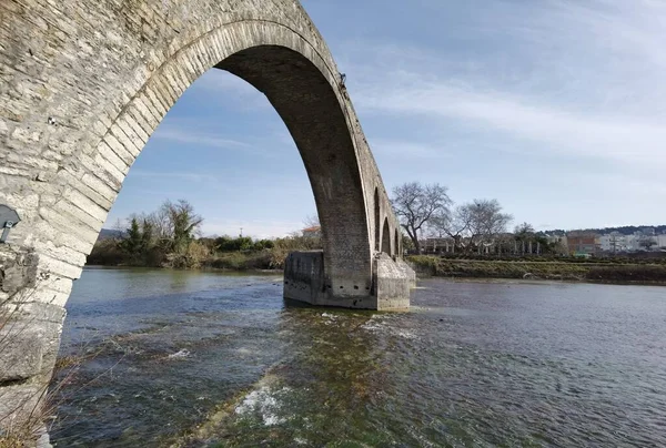 Ponte Arqueada Construir Partir Pedras Cidade Arta Rio Arahthos Grécia — Fotografia de Stock