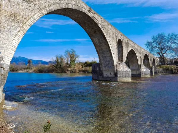 Arta Stad Oude Boogbrug Van Stenen Door Arahthos Rivier Griekenland — Stockfoto