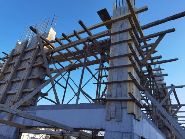 İnşaat yapısı çimento zeminden inşaat demirleri geliştirme