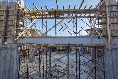 İnşaat yapısı çimento zeminden inşaat demirleri geliştirme