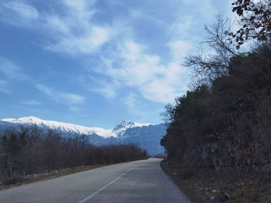 İoannina 'daki aristi köyü bahar mevsiminde Yunan mükemmeliyeti
