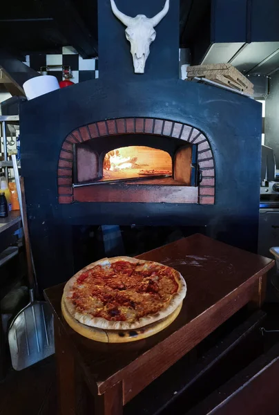 Pizza Food Hot Oven Woods Fire Fresh Preparing Cooking Indoor — ストック写真