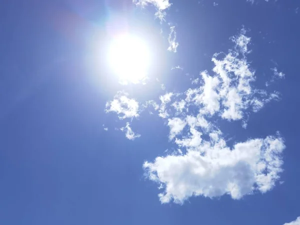 Sol Himmel Blå Moln Vår Sommar Höst Väder Bakgrund Utrymme — Stockfoto