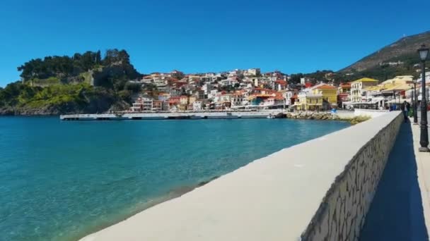 Parga Ciudad Junto Mar Complejo Turístico Griego Vacaciones Verano Lugar — Vídeos de Stock