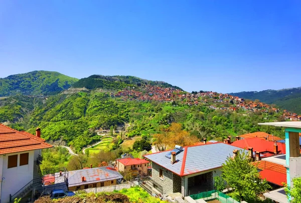 Metsovo City Turizm Dağı Kuzey Batı Yunanistan 'da bahar mevsiminde