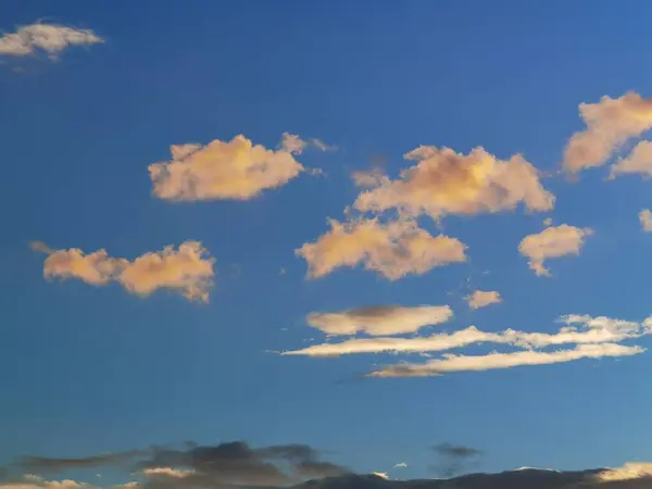 Wolken Dramatische Scène Donkere Kleuren Zonsopgang Zomer Weer Achtergrond — Stockfoto
