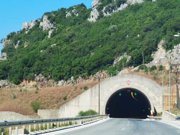 Tunel Egnatia Autostrady Greckiej Ciemne Światła Sygnalizacji Ruchu Tle Jazdy — Zdjęcie stockowe