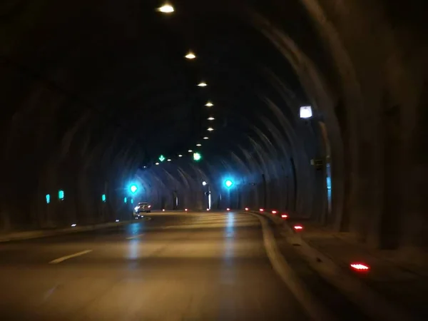 Túnel Egnatia Carretera Griega Luces Oscuras Señales Tráfico Fondo Conducción — Foto de Stock