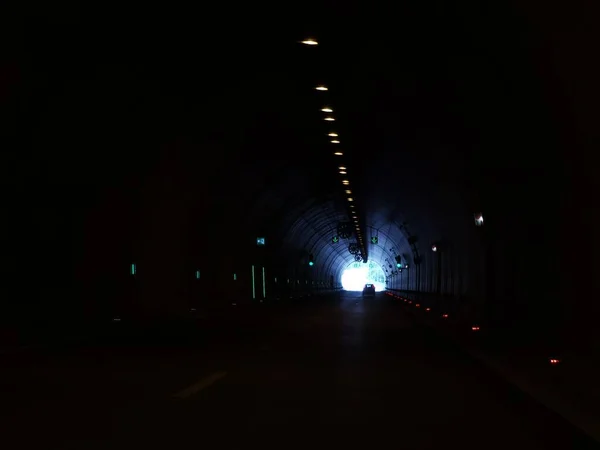 Tunnel Egnatia Snelweg Griekenland Donker Licht Verkeerslichten Signalen Weg Rijden — Stockfoto