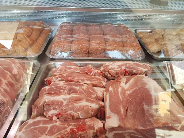 Mięso Sklepie Buncher Front Store Pokryte Galaretką Naylon Pretekcji — Zdjęcie stockowe
