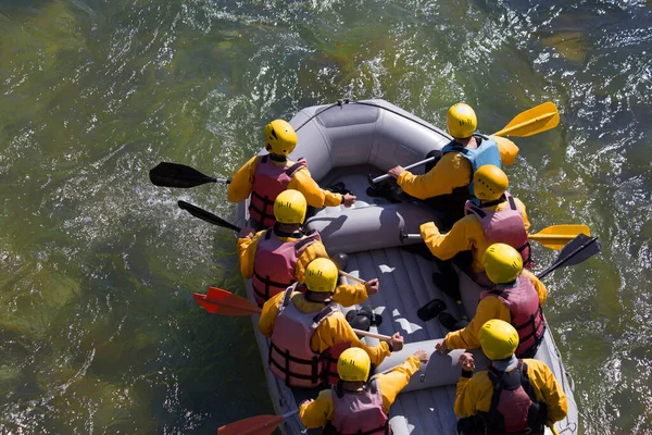 Rafting Łódź Sportowa Ekstremalne Kolory Sportowe Ludzie Wioślarstwo Arahthos Rzeka — Zdjęcie stockowe